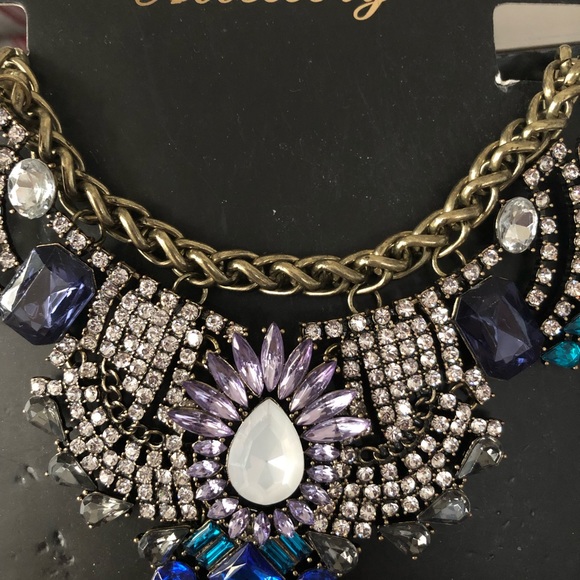 NIB Beautiful necklace rhinestones - Picture 4 of 8